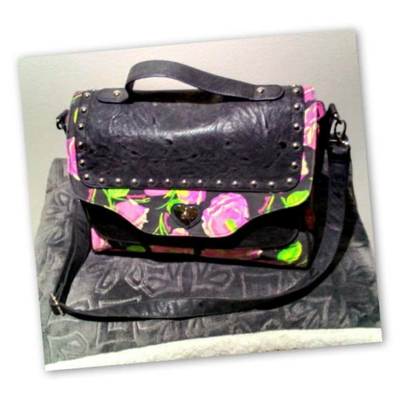 Betsey Johnson Handbags - Betsey Johnson Betseyville Crossbody Purse